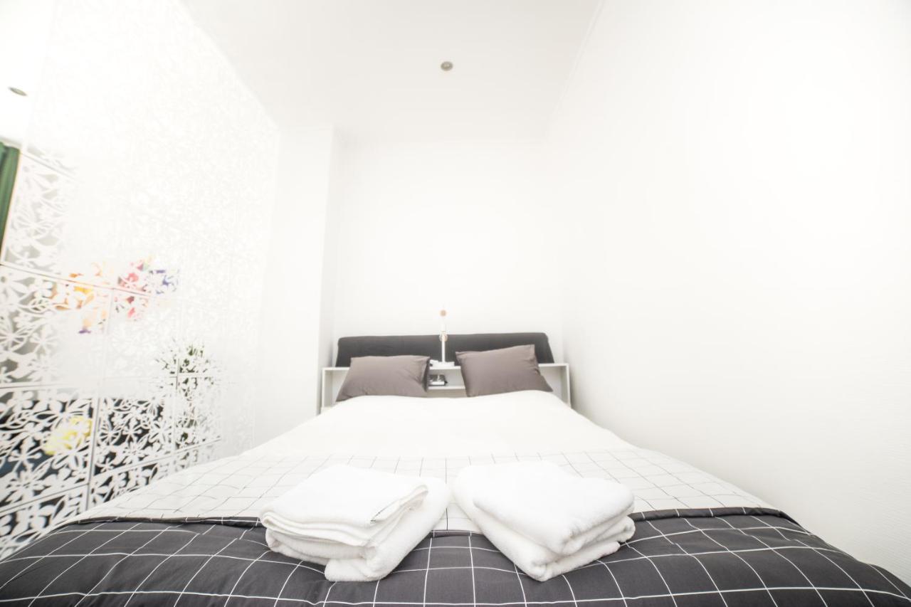 City Centre Hidden Gem! Apartment For Up To 3 People Bryssel Exteriör bild