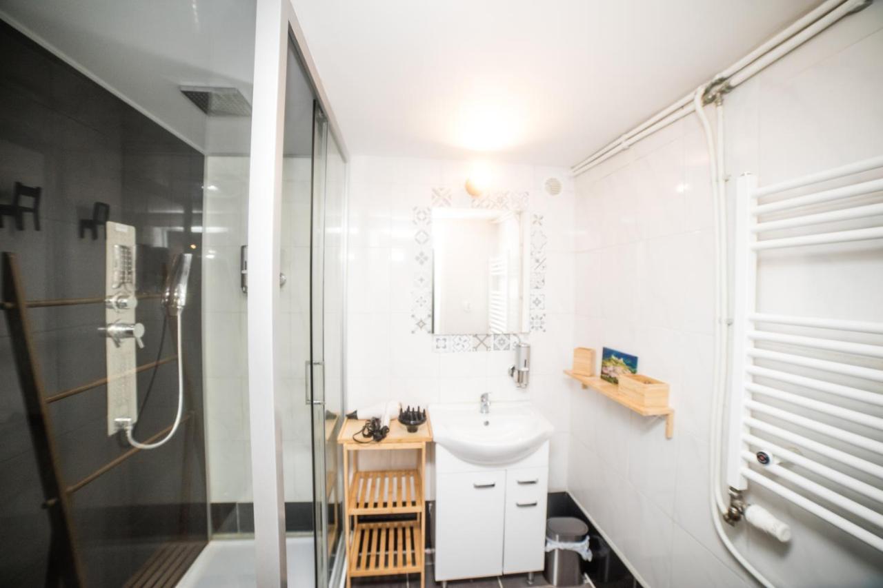 City Centre Hidden Gem! Apartment For Up To 3 People Bryssel Exteriör bild